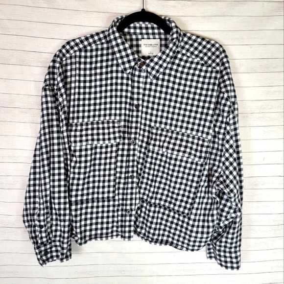 Abercrombie & Fitch Black and White Checkered Button Down Shirt - Picture 1 of 6